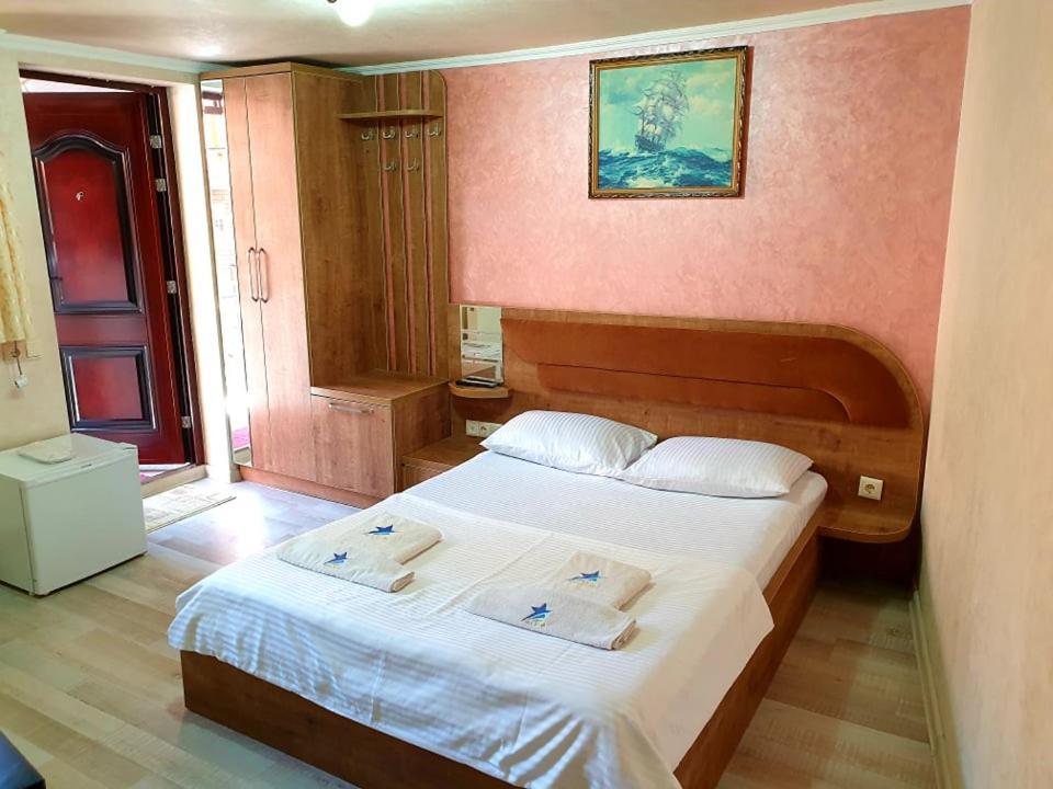 Hotel Old Star Batumi Bagian luar foto