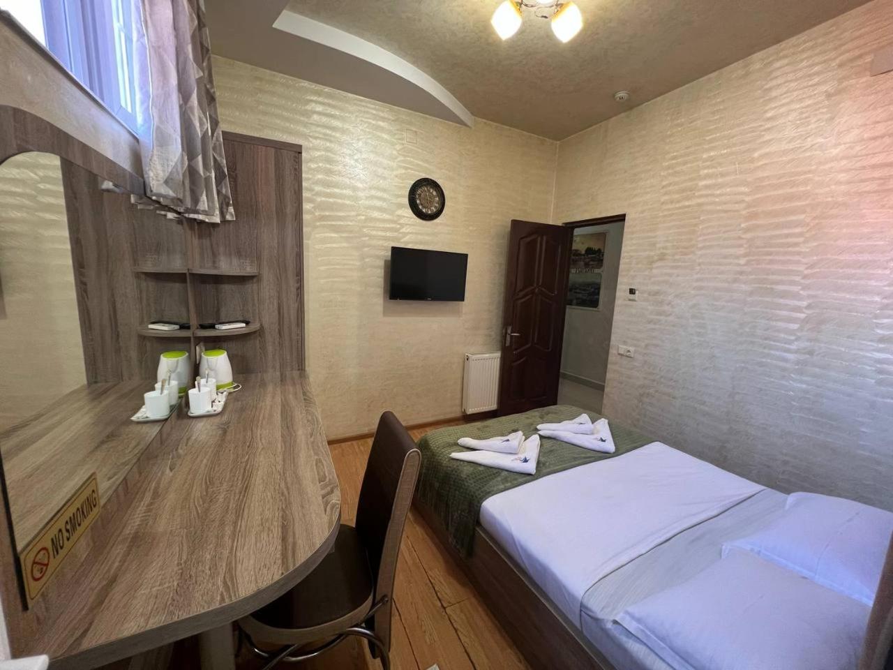 Hotel Old Star Batumi Bagian luar foto