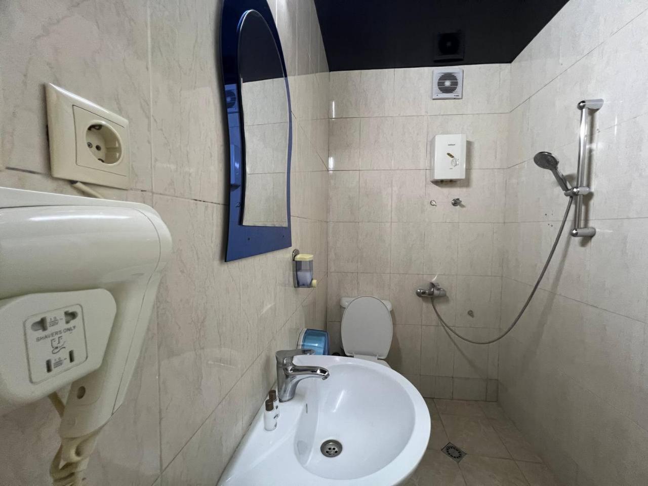 Hotel Old Star Batumi Bagian luar foto