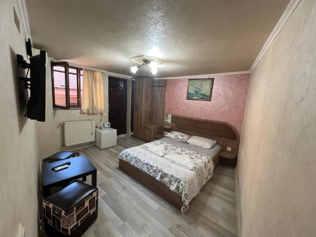 Hotel Old Star Batumi Bagian luar foto