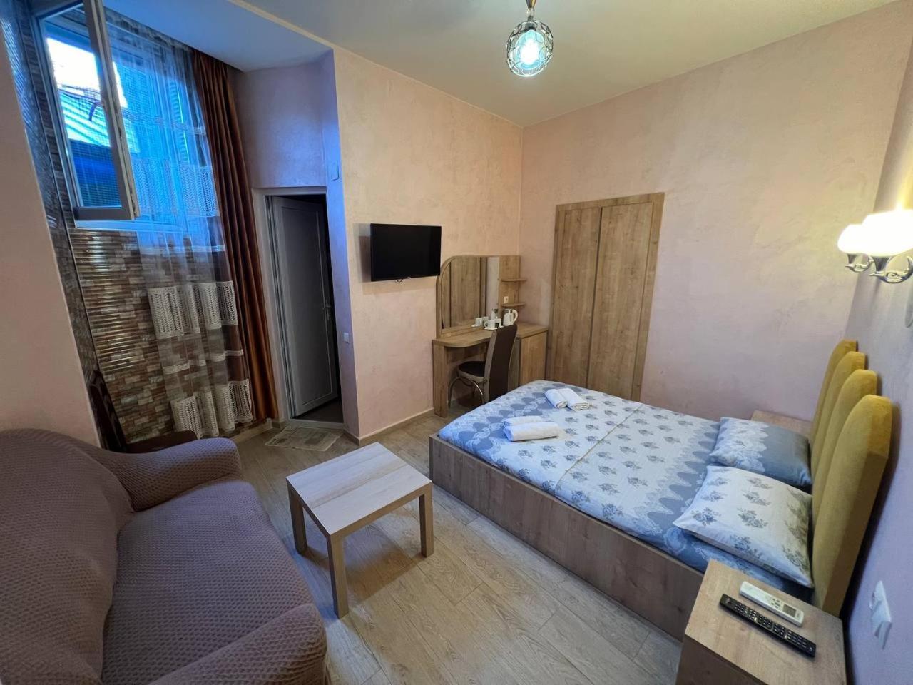 Hotel Old Star Batumi Bagian luar foto