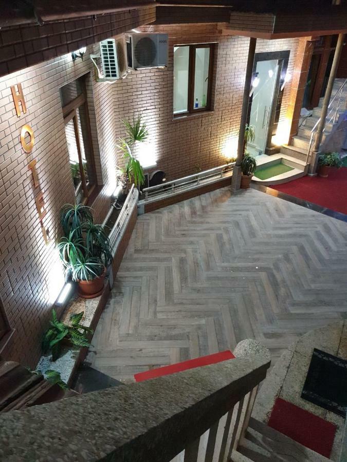 Hotel Old Star Batumi Bagian luar foto